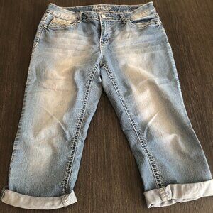 Women's capri jeans